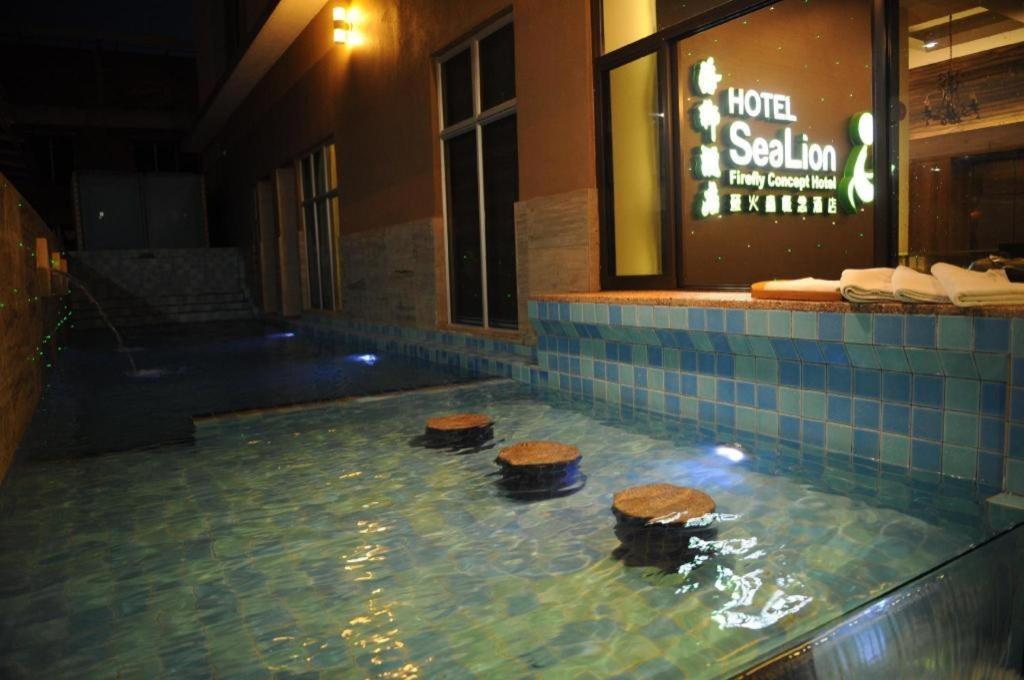 Sea Lion Firefly Concept Hotel Kuala Selangor Bagian luar foto